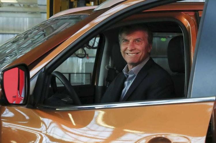 macri auto.jpg