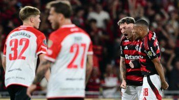 Estudiantes se juega la punta del grupo A ante Flamengo: Formaciones, TV y más