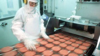 Despidos a más de un centenar de trabajadores de un importante frigorífico