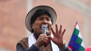 Evo Morales en la cuerda floja. Evo Morales en la cuerda floja.