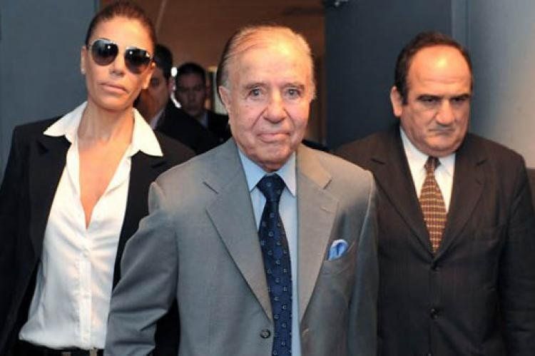 Carlos Menem, acompañado de Zulemita este 02/09 (Foto: DYN)