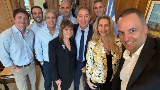 Patricia Bullrich sacude al Gobierno. Luis Caputo intenta lo contrario. Patricia Bullrich sacude al Gobierno. Luis Caputo intenta lo contrario.