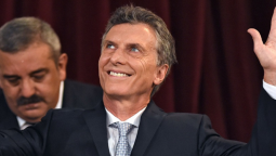 altText(Halagos de Macri a la UCR por no romper con Cambiemos)}