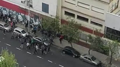 Barras de Independiente se enfrentaron a tiros en Avellaneda