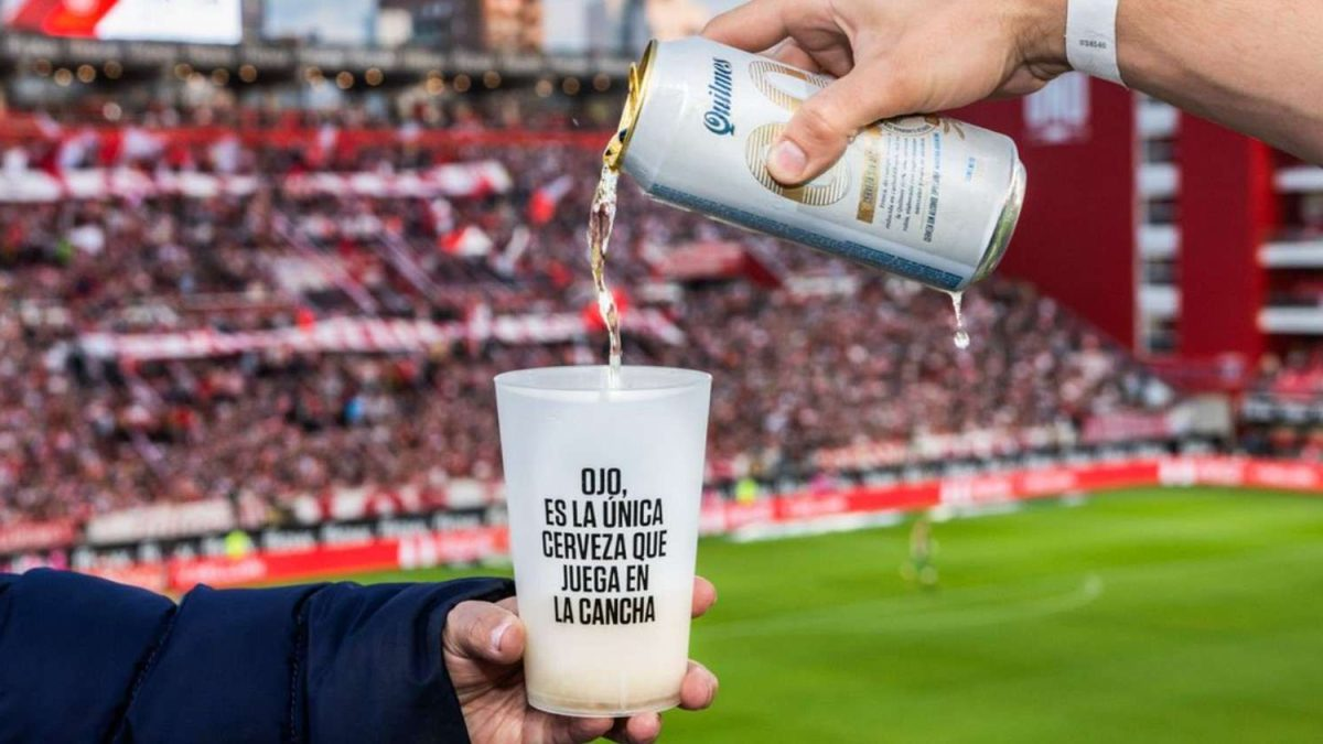La cerveza Quilmes regresó a las canchas argentinas (aunque sin alcohol).