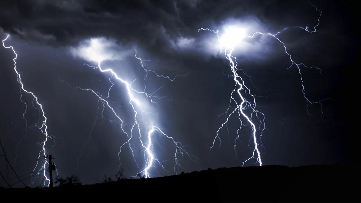 Durante la tormenta de Santa Rosa se esperan rayos, truenos y fuerte viento (Foto: Agencia Noticias Argentinas / @SMN_Argentina)