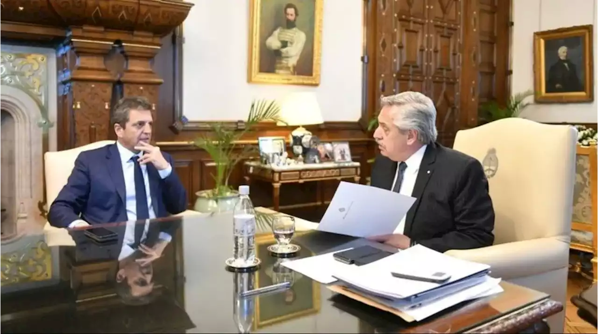 Cuando vuelva a la Argentina, Alberto Fernández y Sergio Massa, deberán evaluar el bono tan discutido