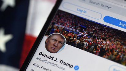 Donald Trump fogonea con volver a Twitter