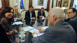 altText(En el final de 2012, Galuccio festeja y Kicillof tendrá que revisar sus ideas)}