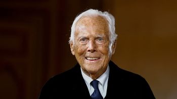 El diseñador de moda Giorgio Armani, influyente en la elegancia y estilo italiano, murió a los 91 años. Revolucionó la moda, Hollywood y el diseño deportivo.