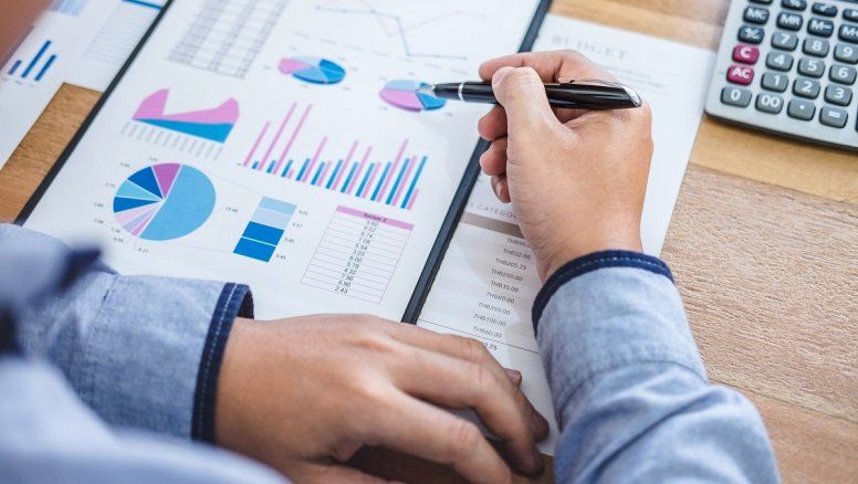 Recaudación acumulada de 2026 cayó casi 5% y el IVA se derrumba