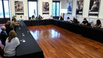 El Gobierno pasó a planta permanente de 29 mil trabajadores estatales