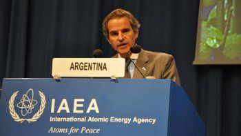 Aunque la detesta, Milei quiere que el argentino Grossi conduzca la ONU