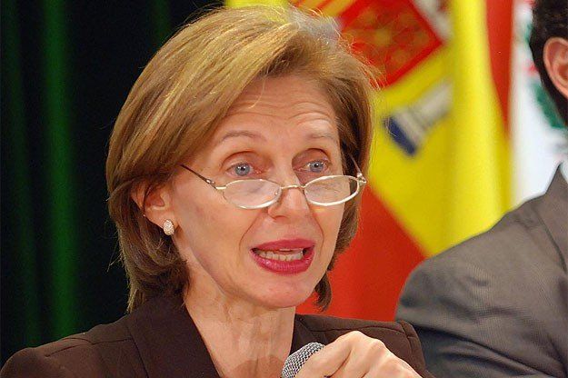 Beatriz Rojkés de Alperovich: Por favor, enmudecer o enmudecer...