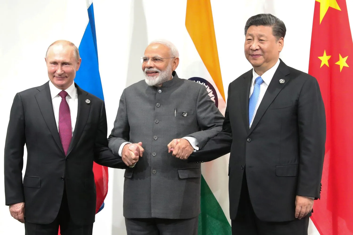 Vladimir Putin, Narendra Modi y Xi Jinping: M&aacute;s del 55% de la poblaci&oacute;n mundial.