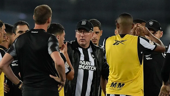 Botafogo es la estrella del holding de John Textor pero River Plate puede ser su maldición. Botafogo es la estrella del holding de John Textor pero River Plate puede ser su maldición.