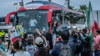 Selección de Irán en un bus en Tijuana, México. Selección de Irán en un bus en Tijuana, México.