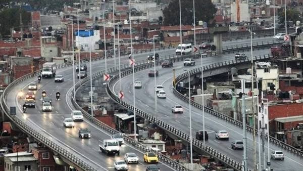 Uno de los tramos que será reconvertido a Jardín babilónico, idea para impedir que el caserío siga creciendo si se lo beneficia quitando la autopista.