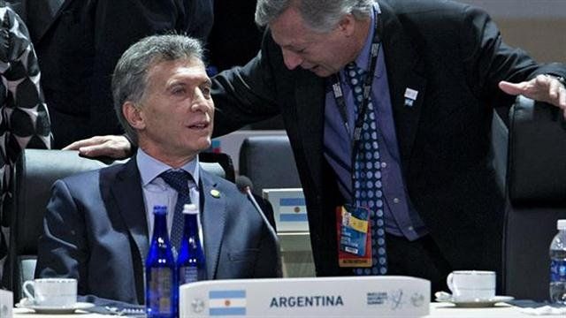Mauricio Macri junto al ministro Juan José Aranguren.