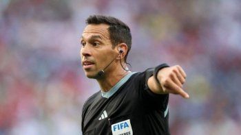 ¿Quiénes son los 3 árbitros que harán historia en el Mundial 2026?