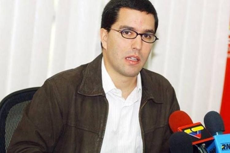 Jorge Arreaza: Su 1er. puesto  la actual administración Chávez fue la presidencia de Fundayacucho (que asumió en noviembre de 2005), organismo creado durante el primer gobierno de Carlos Andrés Pérez para la capacitación del talento venezolano en el extra