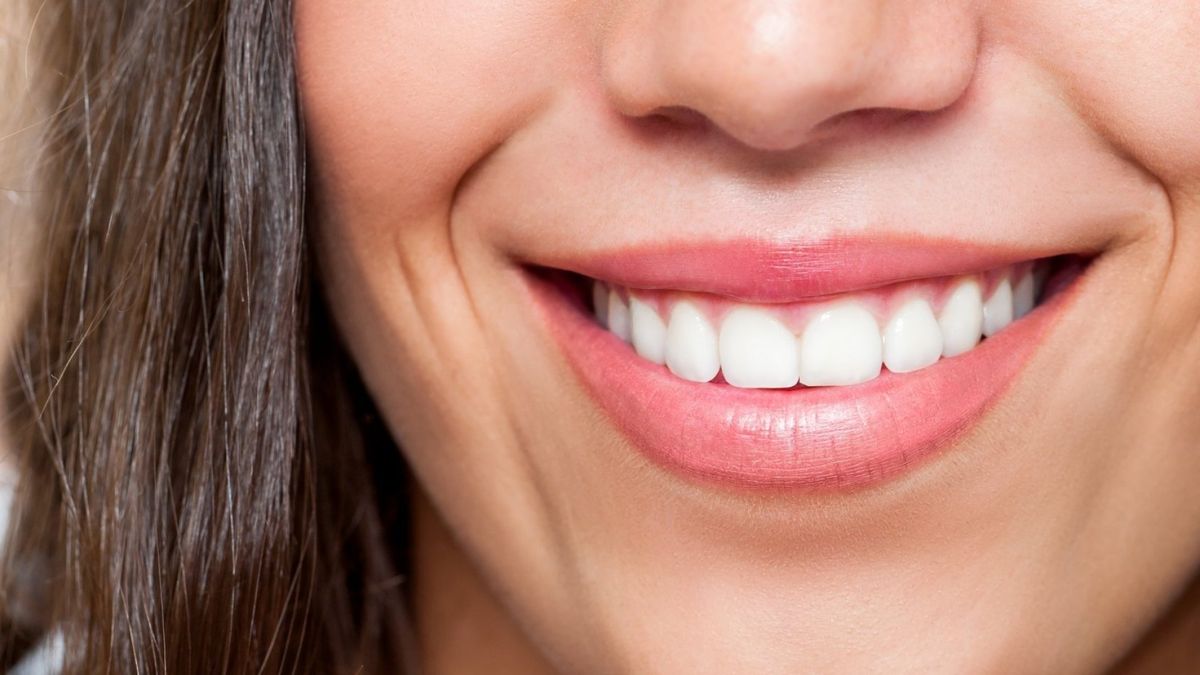 Hoy es el Día Mundial de la Sonrisa, una celebración que promueve las buenas acciones y nos da a conocer los beneficios para la salud que traen las sonrisas.