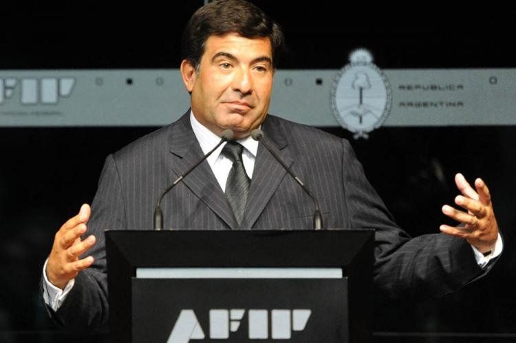 El titular de la AFIP, Ricardo Echegaray minimizó la medida que considera a las Islas Malvinas/Falklands como territorio extranjero, y argumentó que no se trata de una cuestión de geopolítica