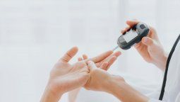 ¿Qué provoca el aumento de glucosa en la sangre?