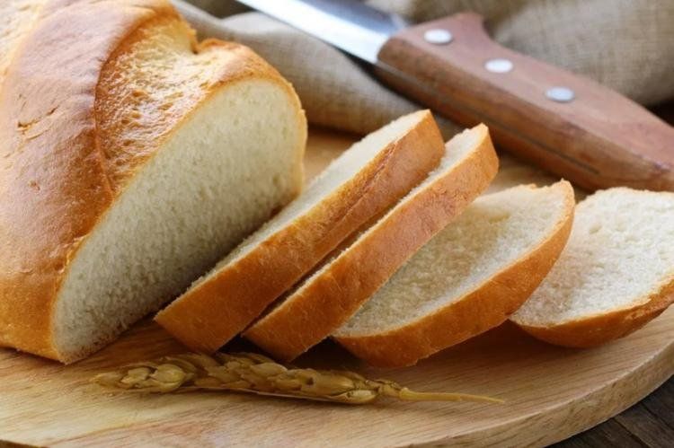 Pan blanco: un alimento que puede general problemas.
