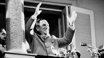 El 17 de octubre, Día de la Lealtad Peronista, conmemora la movilización de 1945 que exigió la liberación de Perón y reforzó su vínculo con los trabajadores. El 17 de octubre, Día de la Lealtad Peronista, conmemora la movilización de 1945 que exigió la liberación de Perón y reforzó su vínculo con los trabajadores.