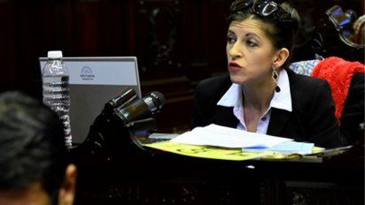 Una diputada K pidió la renuncia de Vallejos a su banca