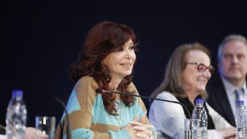 Cristina Kirchner, este viernes en El Calafate, junto a la gobernadora de Santa Cruz, Alicia Kirchner. Cristina Kirchner, este viernes en El Calafate, junto a la gobernadora de Santa Cruz, Alicia Kirchner.