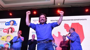 Gustavo Sáenz cantó victoria con un frente de frente. Gustavo Sáenz cantó victoria con un frente de frente.