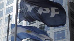 altText(Los costos de una pésima 'jugada' del macrismo: salió caro, pero YPF anuló el peor contrato de su historia)}