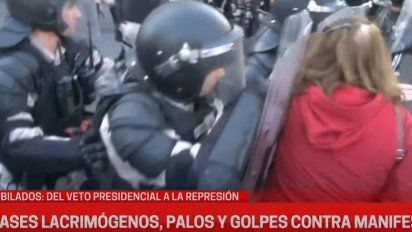 Otra marcha de jubilados contra el veto de Javier Milei... y otra vez la represión