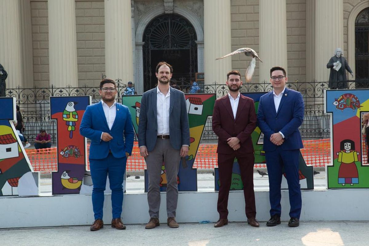 Nahuel Sotelo y Santiago Santurio en El Salvador. Nahuel Sotelo y Santiago Santurio en El Salvador.