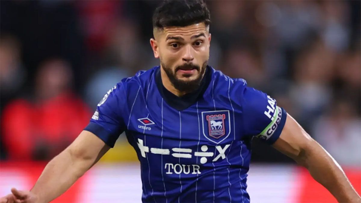 SamMorsy, capitán del Ipswich Town, generó polémica trasrechazar el uso del brazalete de la comunidad LGBTQ+ debido a sus “creencias religiosas”.