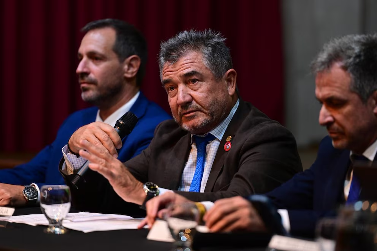 Ministro de Seguridad, Néstor Ronzaglia (foto centro) Ministro de Seguridad, Néstor Ronzaglia (foto centro)