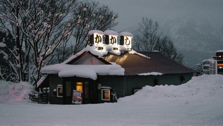 Niseko: el paraíso del esquí japonés que atrae a jóvenes argentinos para trabajar