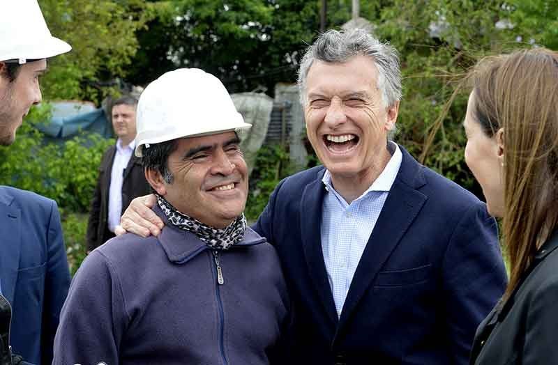 01/11/2017: El presidente Mauricio Macri, junto a la gobernadora de la provincia de Buenos Aires, María Eugenia Vidal, en las obras de entubamiento del Zanjón Fate, en el partido de San Fernando. (Foto Presidencia de la Nacion)
