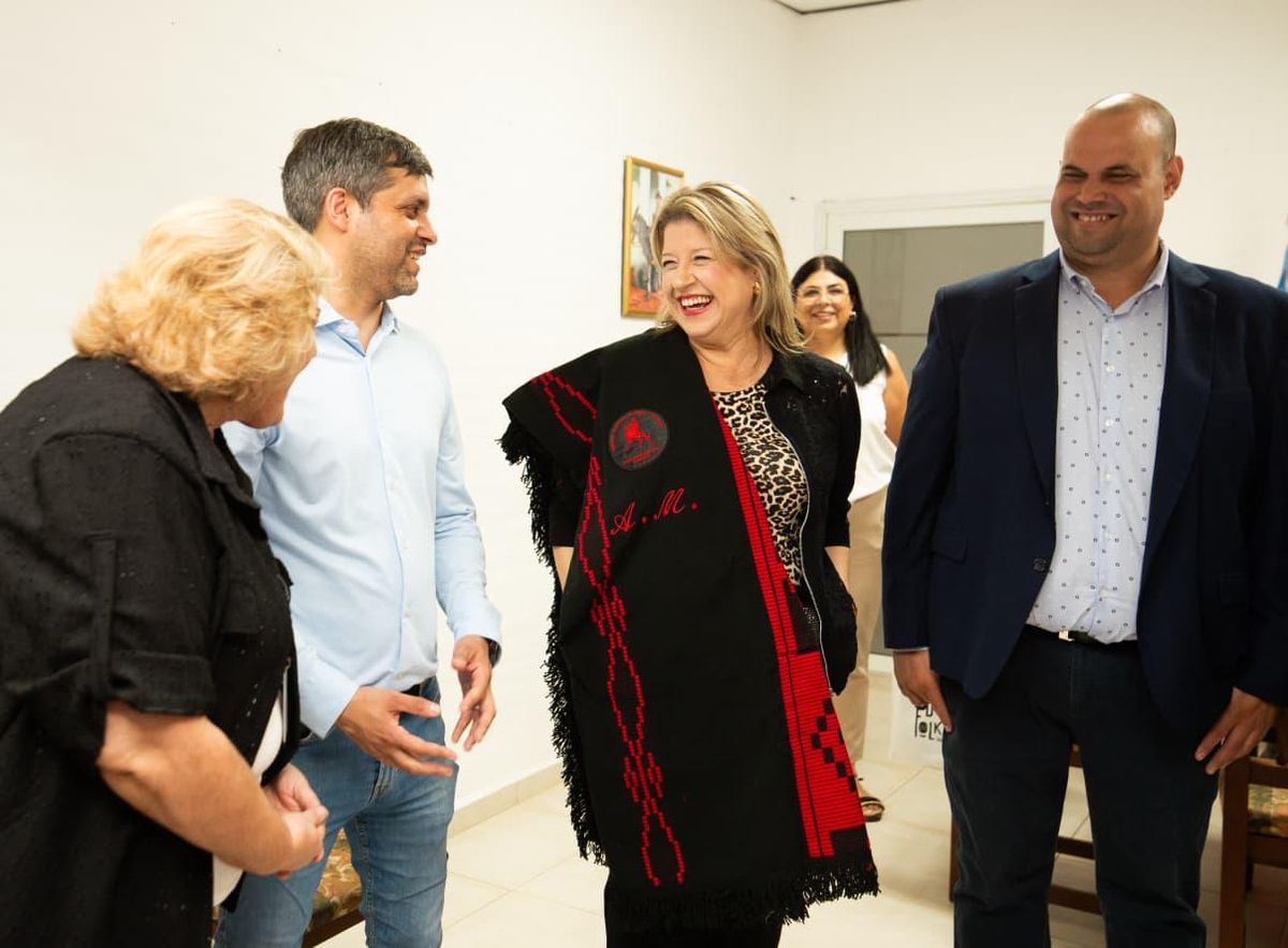 Alejandra Monteoliva y el intendente Federico Zárate.