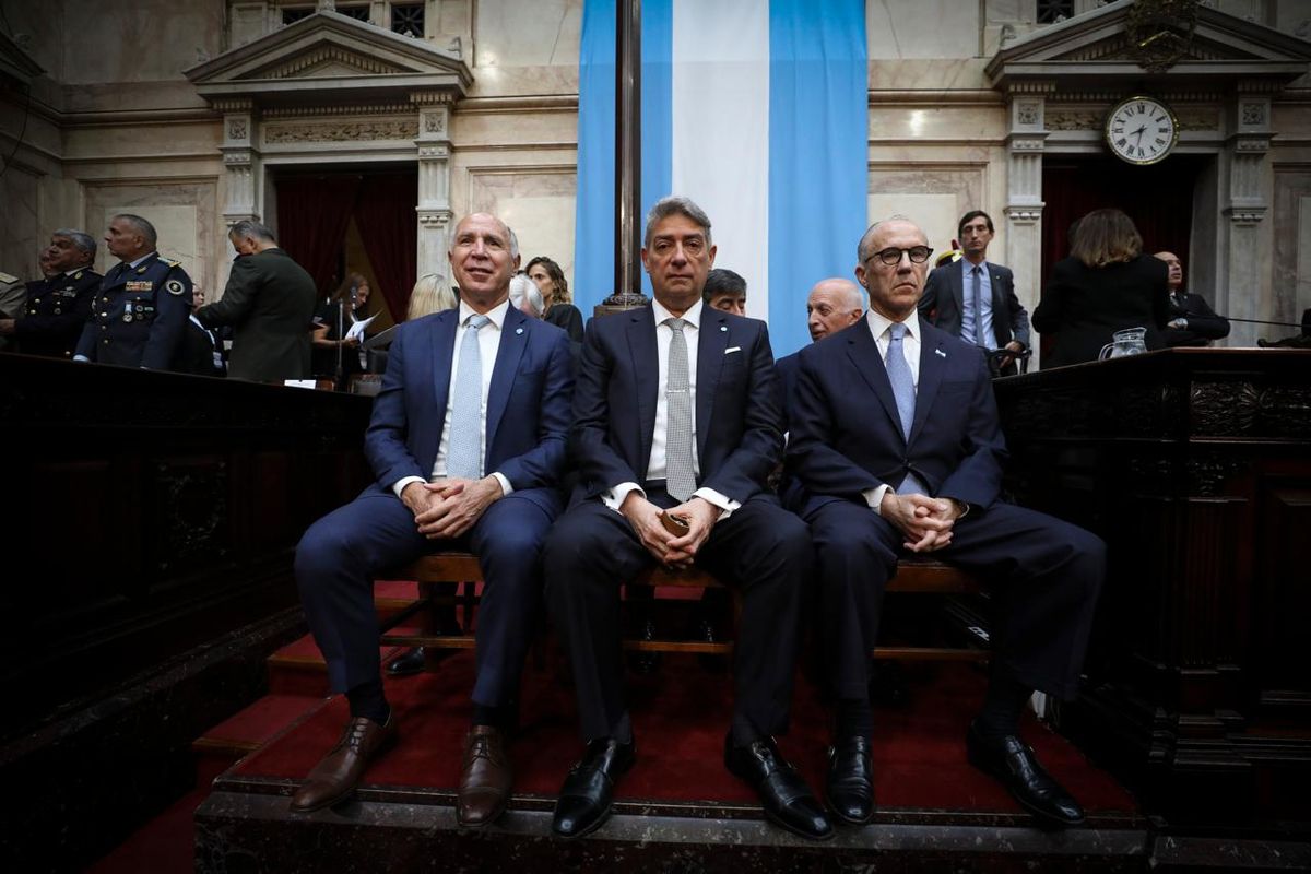Lorenzetti, Rosatti y Rosenkrantz, ministro de la Corte Suprema; más desunidos que nunca. Lorenzetti, Rosatti y Rosenkrantz, ministro de la Corte Suprema; más desunidos que nunca.
