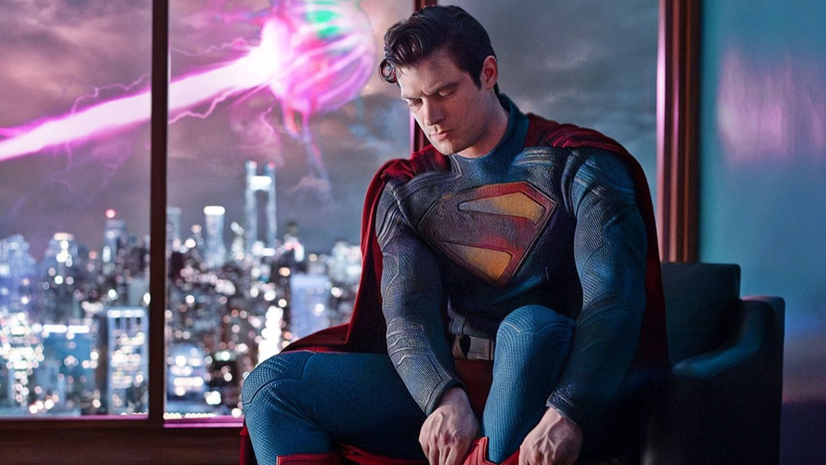 David Corenswet, que debutará como Superman en julio de 2025, fue quien le puso fin al eterno debate sobre su emblemático calzón. Incluso convenció a James Gunn de por qué era necesario. David Corenswet, que debutará como Superman en julio de 2025, fue quien le puso fin al eterno debate sobre su emblemático calzón. Incluso convenció a James Gunn de por qué era necesario.