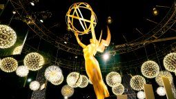 altText(Bomba en los Emmys: Las series que arrasaron y vos las tenés que ver ya mismo)}
