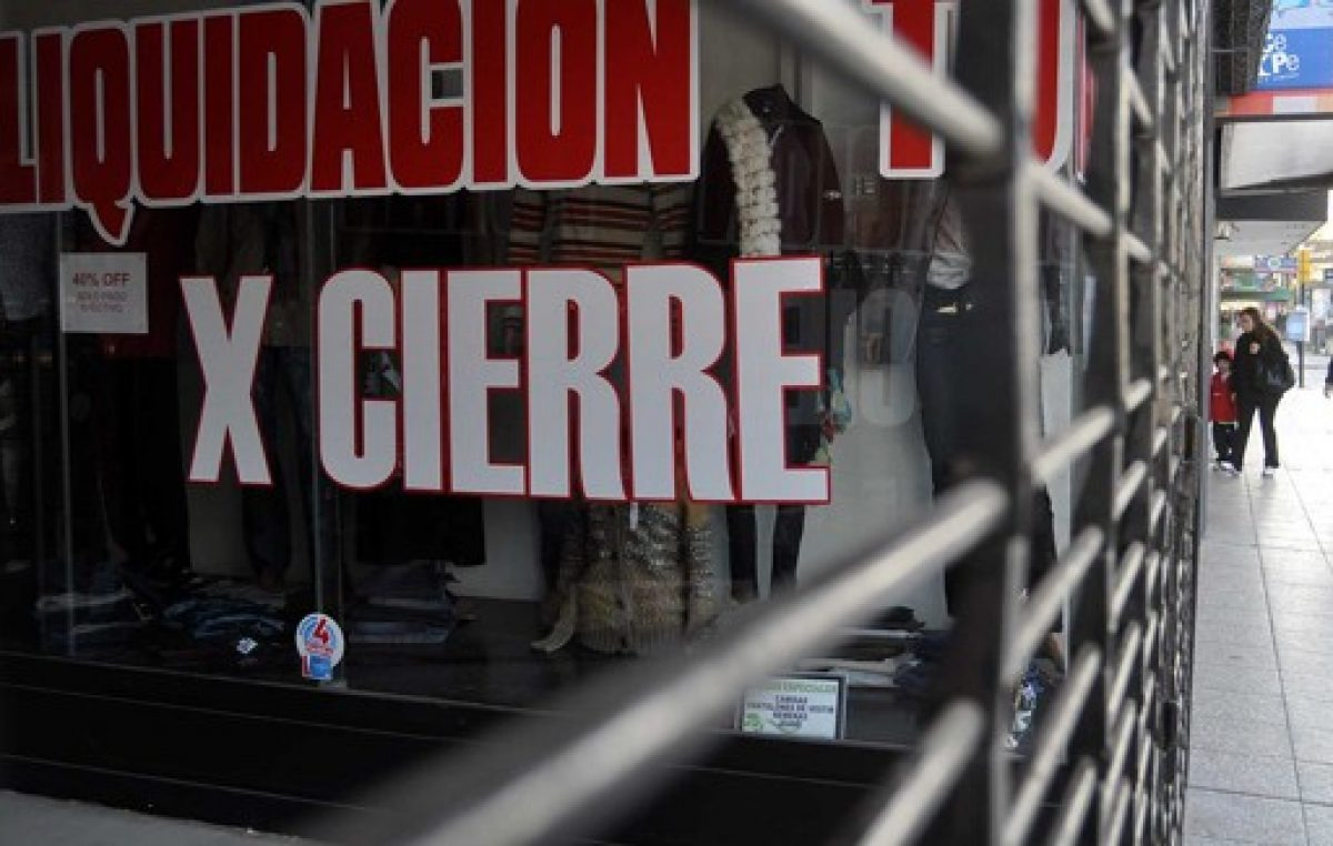 Santa Fe pierde más de 3 firmas por día. Santa Fe pierde más de 3 firmas por día.