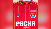 SD Ibiza tiene a Pacha en el frente de su camiseta SD Ibiza tiene a Pacha en el frente de su camiseta