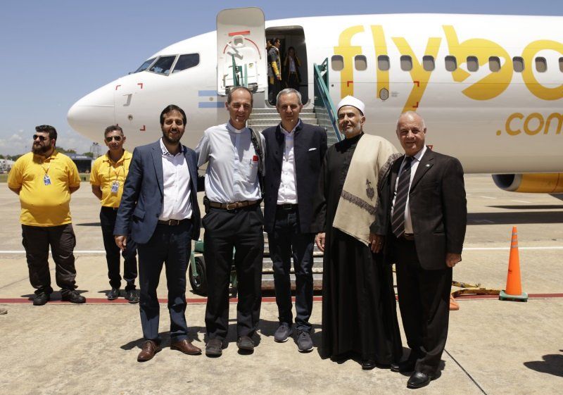 Escena de cuando Flybondi, con el lema "La libertad de volar" presentó su primer avión, un Boeing 737-800 que bautizó como "Nelson". Había grandes expectativas porque se venía del retiro de LAN Argentina. Escena de cuando Flybondi, con el lema "La libertad de volar" presentó su primer avión, un Boeing 737-800 que bautizó como "Nelson". Había grandes expectativas porque se venía del retiro de LAN Argentina.