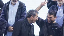 Juan Grabois y Sergio Massa durante un acto.