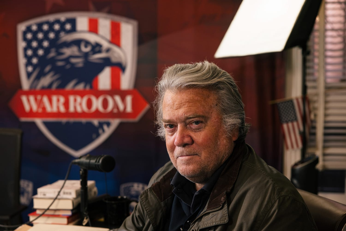 Steve Bannon volvió a alentar una resistencia activa contra la infundada manipulación electoral. Steve Bannon volvió a alentar una resistencia activa contra la infundada manipulación electoral.