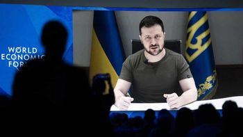 La guerra dio un giro a la historia de Volodímir Zelenski: pasó de actor a presidente y de presidente a verdadero líder de Ucrania. La guerra dio un giro a la historia de Volodímir Zelenski: pasó de actor a presidente y de presidente a verdadero líder de Ucrania.